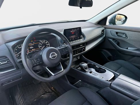 Used 2023 Nissan Rogue S image 9