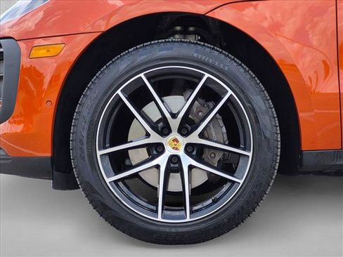 Used 2022 Porsche Macan AWD/4WD image 24