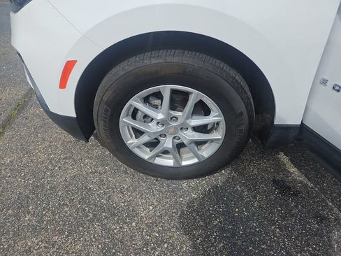Used 2024 Chevrolet Equinox LT FWD image 25