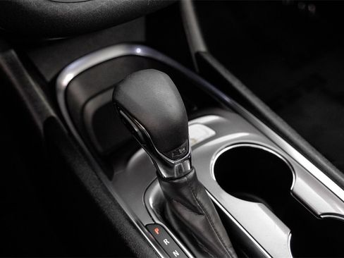 Used 2021 Chevrolet Malibu LT image 24