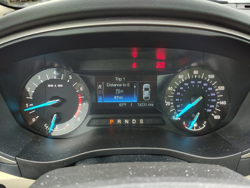 Used 2016 Ford Fusion SE FWD image 14