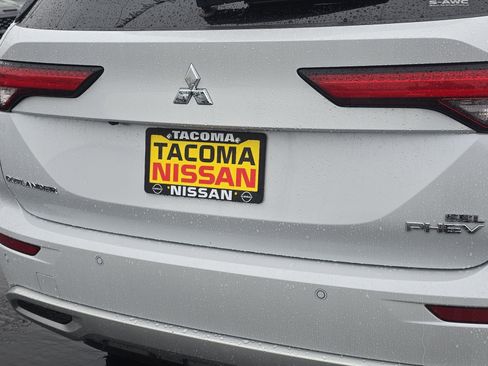 Used 2023 Mitsubishi Outlander SEL image 25