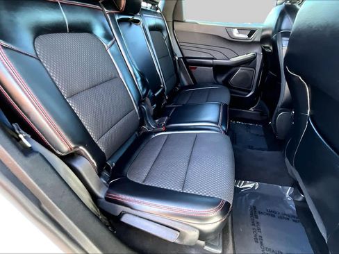 Used 2023 Ford Escape ST-Line FWD image 18