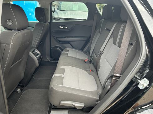Used 2025 Chevrolet Blazer LT image 28