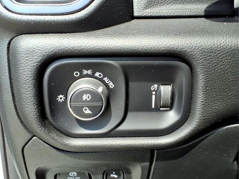 Used 2023 RAM 1500 Big Horn AWD/4WD image 10