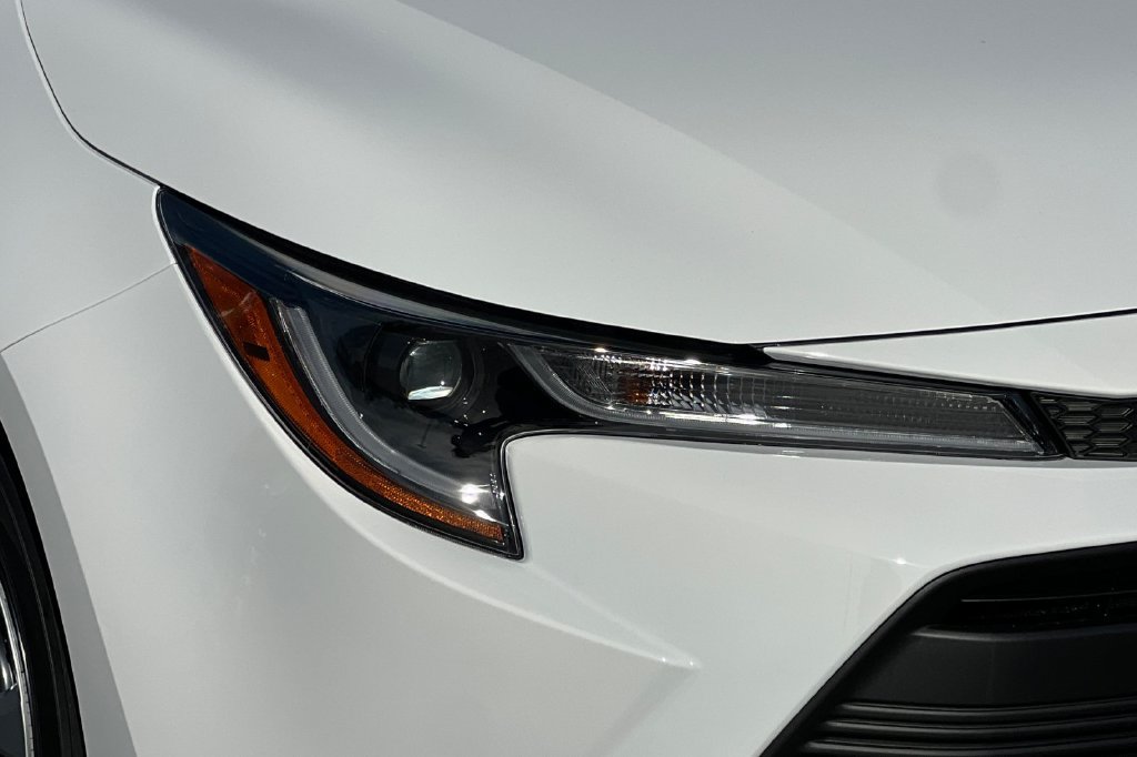 Certified 2026 Toyota Corolla LE FWD image 28