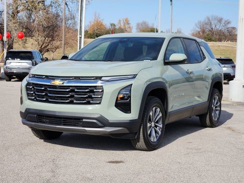 New 2026 Chevrolet Equinox LT image 3