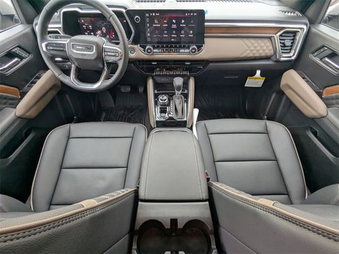 New 2026 GMC Canyon Denali image 14