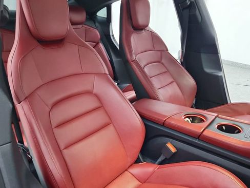 Used 2020 Porsche Taycan 4S w/ Premium Package image 34