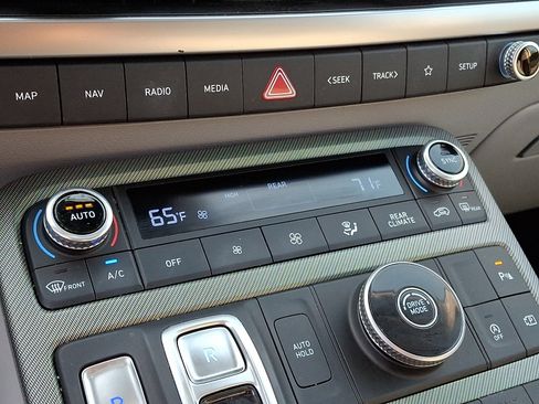 Certified 2025 Hyundai Palisade SEL FWD image 19