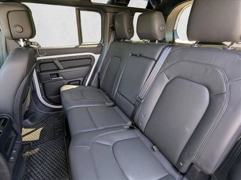 Certified 2025 Land Rover Defender 110 X-Dynamic SE AWD/4WD image 11