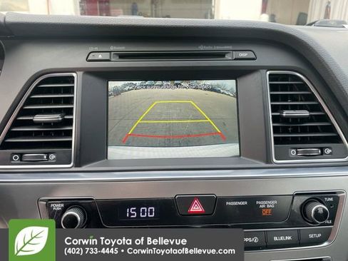 Used 2017 Hyundai Sonata SE w/ Cargo Package image 18