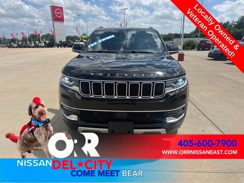 Used 2024 Jeep Wagoneer L Series II w/ Flexible Seating Group AWD/4WD image 8