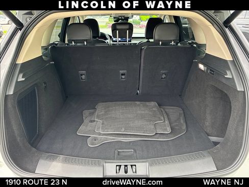 Certified 2024 Lincoln Corsair AWD w/ Equipment Group 101A image 7