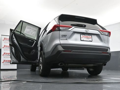 Used 2024 Toyota RAV4 XLE FWD image 44