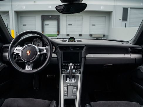 Used 2014 Porsche 911 GT3 image 32