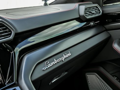 Used 2024 Lamborghini Urus S AWD/4WD image 35