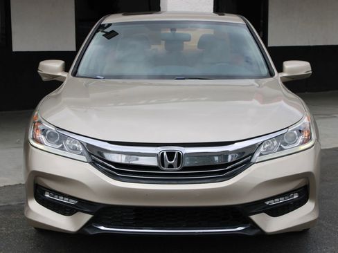 Used 2016 Honda Accord EX image 2