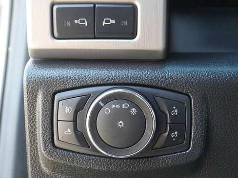 Used 2020 Ford F350 Platinum w/ FX4 Off-Road Package image 27