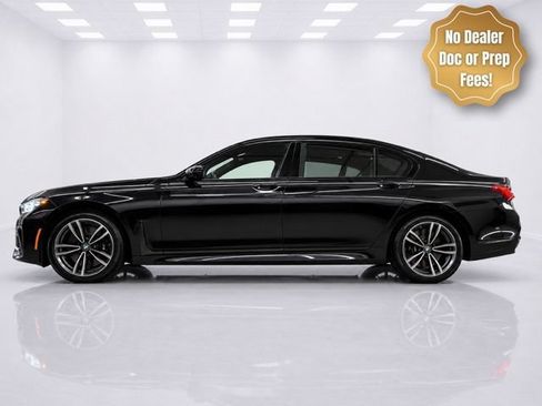 Used 2022 BMW 750i xDrive w/ Executive Package AWD/4WD image 3