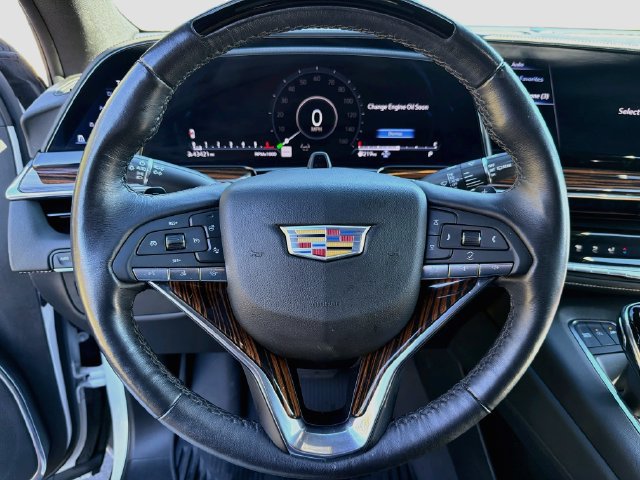 Used 2023 Cadillac Escalade Premium Luxury AWD/4WD image 12