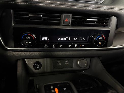 Used 2025 Nissan Rogue SV FWD image 16