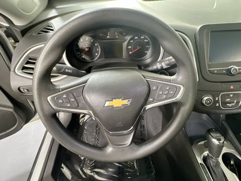 Used 2017 Chevrolet Malibu LS FWD image 11