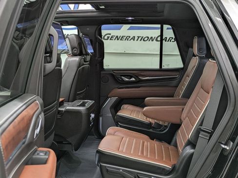 Used 2024 GMC Yukon Denali Ultimate AWD/4WD image 16