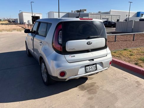 Used 2018 Kia Soul + FWD image 14
