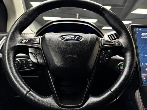 Used 2022 Ford Edge Titanium w/ Equipment Group 301A AWD/4WD image 23