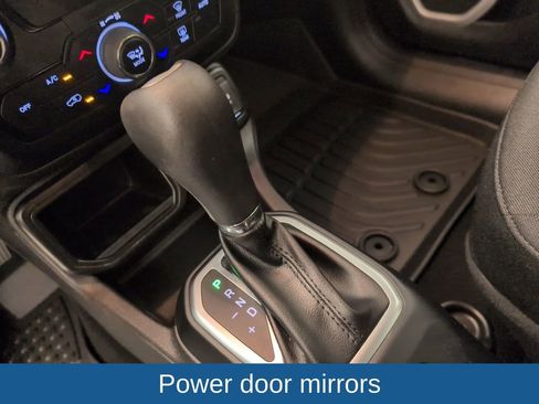 Used 2019 Jeep Renegade Latitude image 23