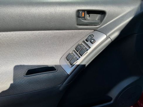 Used 2006 Pontiac Vibe w/ Preferred Package image 15