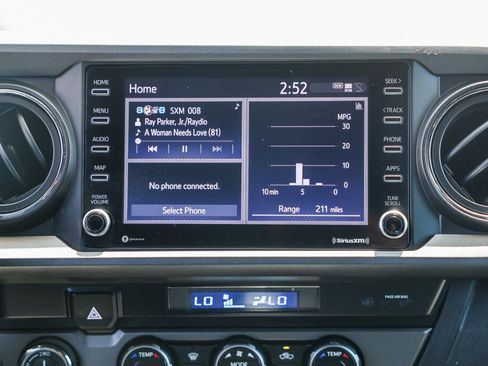 Certified 2021 Toyota Tacoma TRD Off-Road w/ Technology Package AWD/4WD image 4