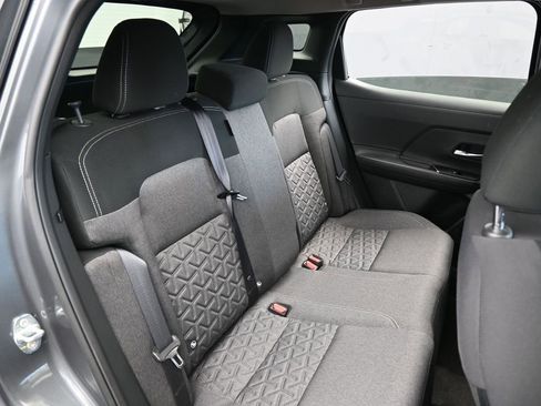 Used 2025 Nissan Kicks SV image 41