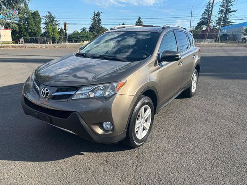 Used 2014 Toyota RAV4 XLE AWD/4WD image 31