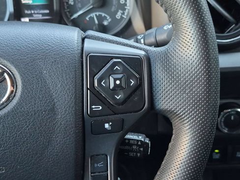Used 2022 Toyota Tacoma TRD Sport w/ TRD Premium Sport Package AWD/4WD image 14