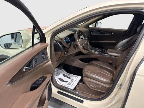 Used 2016 Lincoln MKX Reserve w/ Climate Package AWD/4WD image 9