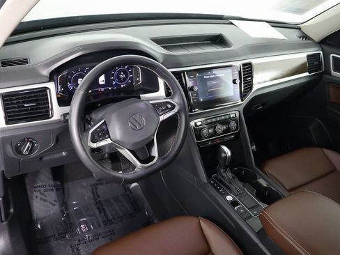 Used 2022 Volkswagen Atlas SE w/ Panoramic Sunroof Package FWD image 7