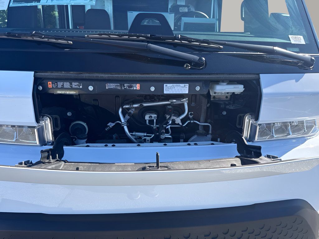 Used 2025 Chevrolet Brightdrop 600 AWD/4WD image 24