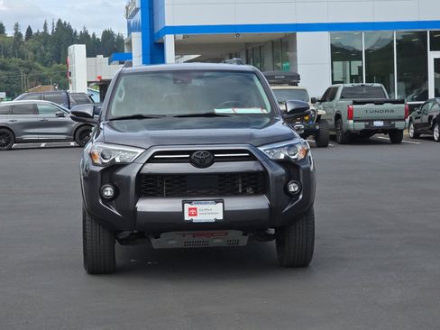Certified 2022 Toyota 4Runner SR5 Premium image 3