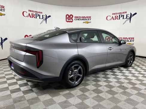 Used 2025 Kia K4 FWD image 7