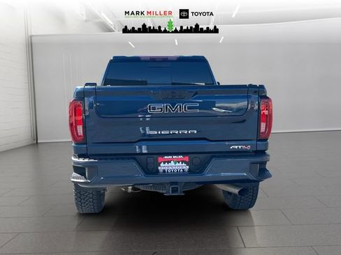 Used 2022 GMC Sierra 2500 AT4 w/ AT4 Premium Plus Package image 4