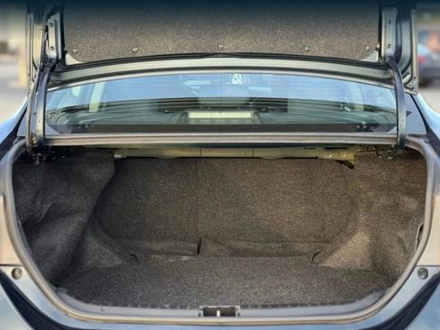 Used 2019 Toyota Corolla LE image 27