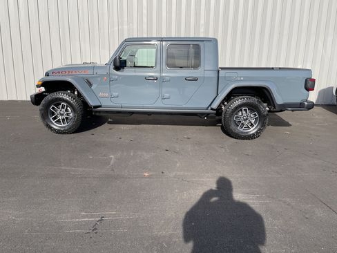 New 2026 Jeep Gladiator Mojave image 3