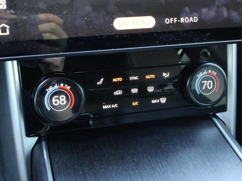 Certified 2023 Land Rover Range Rover SV image 15