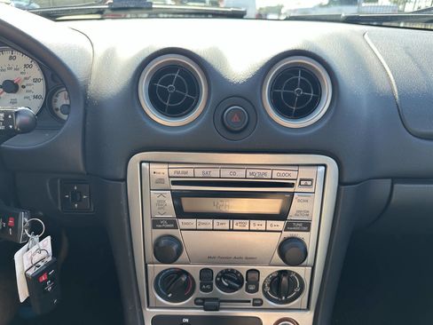 Used 2005 MAZDA MX-5 Miata w/ Convenience Pkg RWD image 18