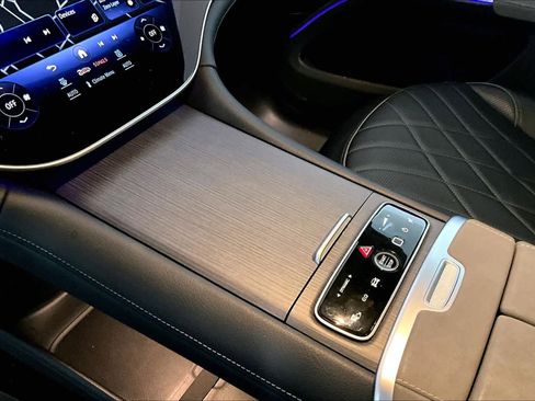 Used 2023 Mercedes-Benz EQS 580 4MATIC SUV image 16