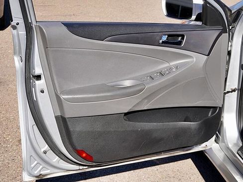 Used 2012 Hyundai Sonata Base 4dr Sedan w/ Leather Pkg image 22