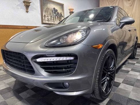 Used 2014 Porsche Cayenne GTS AWD/4WD image 5