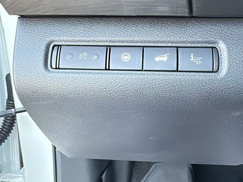 Certified 2022 Nissan Pathfinder Platinum w/ Cargo Package image 16